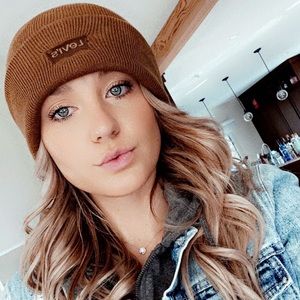 Meet your Posher, Destiny